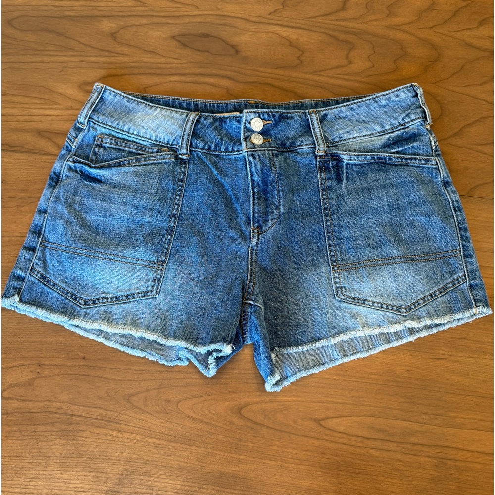 *like new* Anthropologie - The Pilcro Women’s Wanderer Denim Shorts Size 30